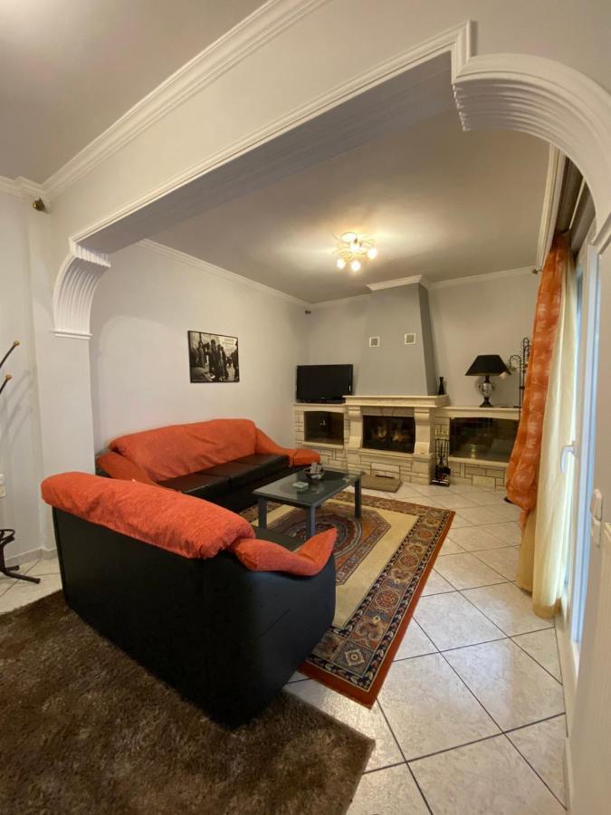 Sitara'S House Apartment Karpenisi Bagian luar foto